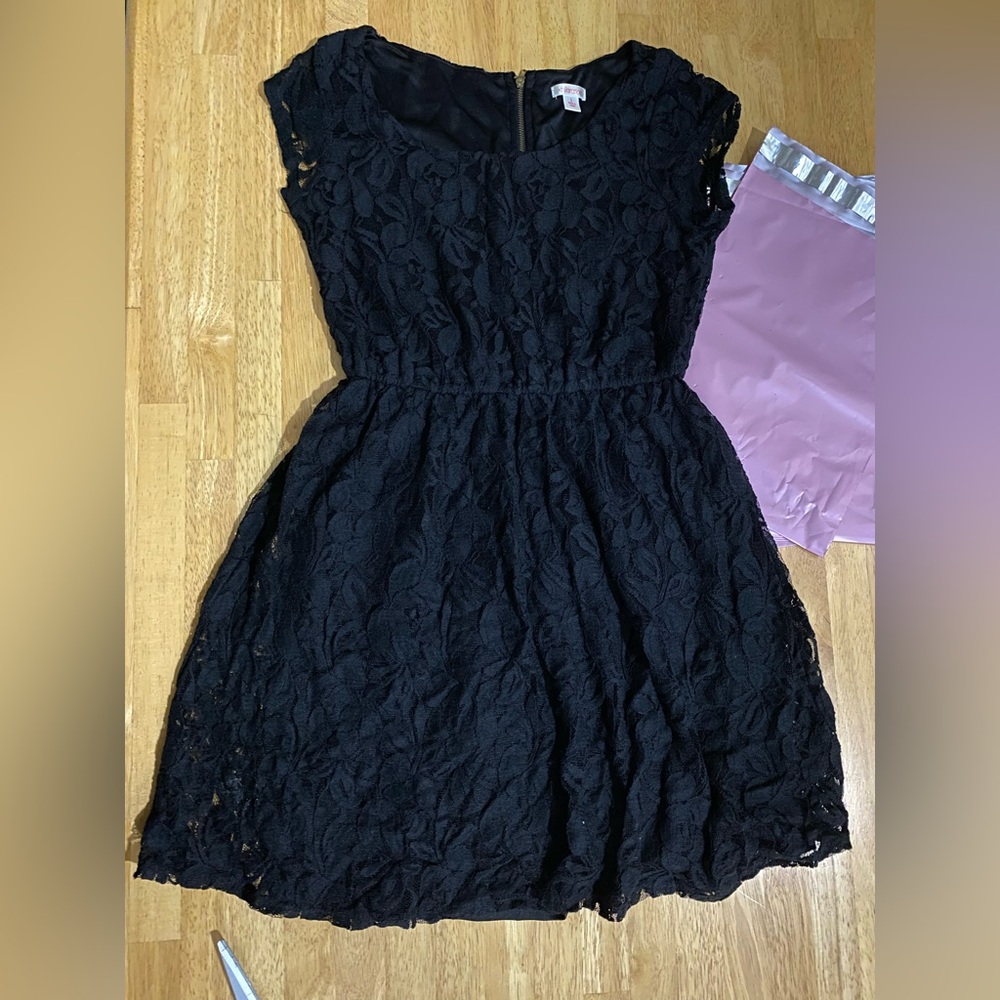 XHILIRATION LITTLE BLACK DRESS
